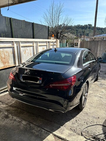 Lustrage complet et lavage d’une Mercedes-Benz CLA