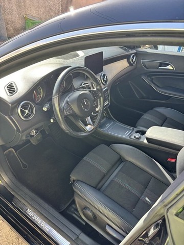 Lustrage complet et lavage d’une Mercedes-Benz CLA